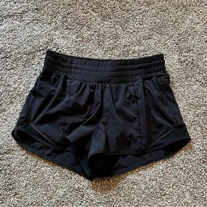 Lululemon Hotty Hot HR Short 2.5” Black Size 6